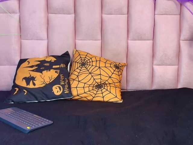 emmily-keller live cam on BongaCams