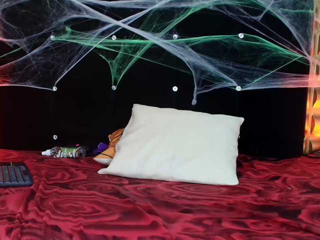 emmily-keller live cam on BongaCams