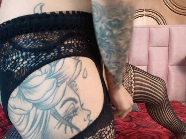 emmily-keller live cam on BongaCams