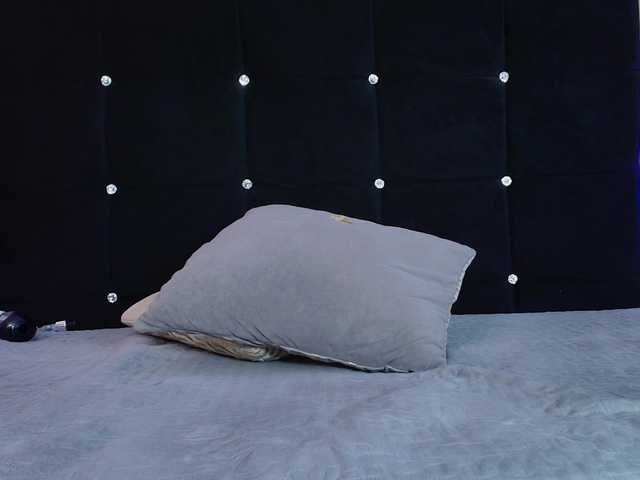 emmily-keller live webcam show