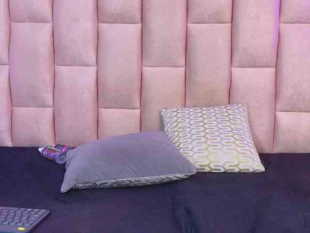 emmily-keller webcam
