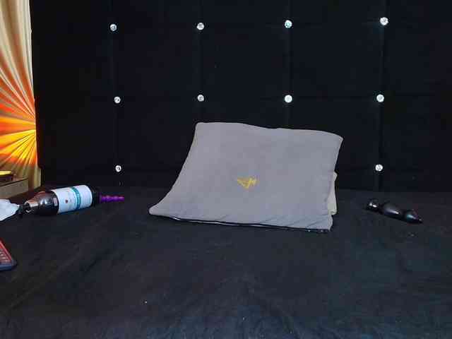 emmily-keller webcam