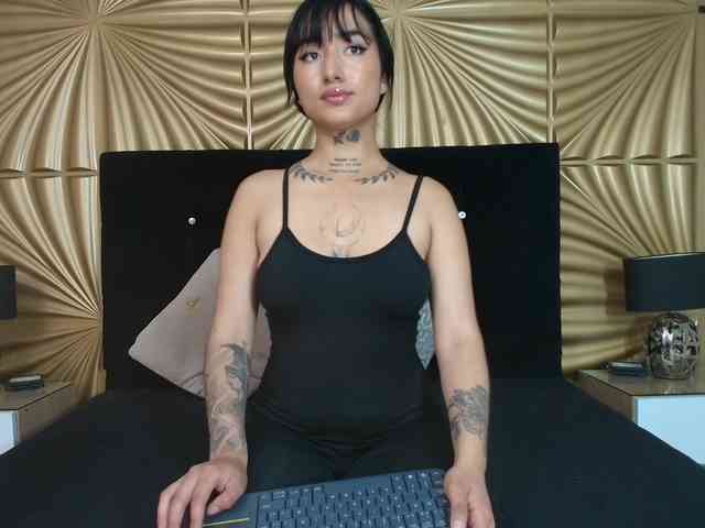 emmily-keller webcam