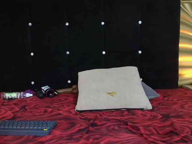 emmily-keller webcam