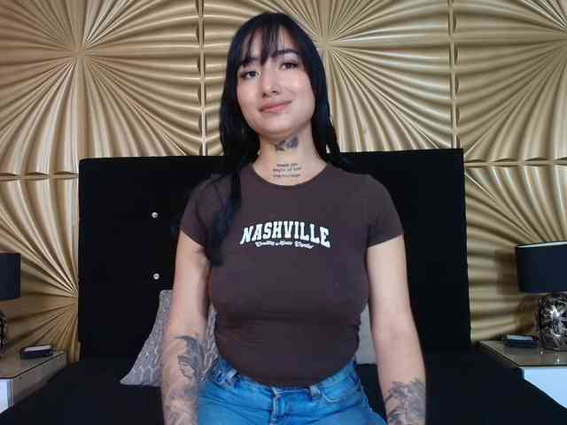 emmily-keller webcam