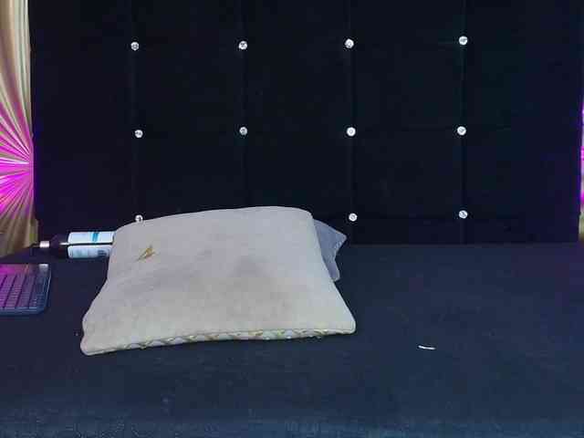 emmily-keller webcam