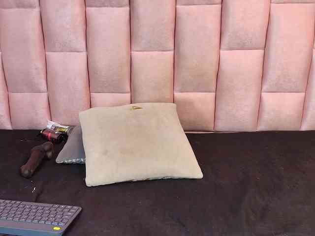emmily-keller webcam