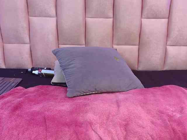 emmily-keller webcam