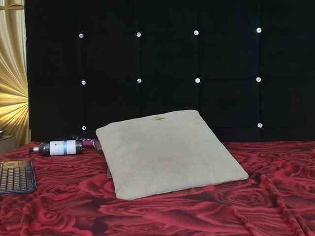 emmily-keller webcam