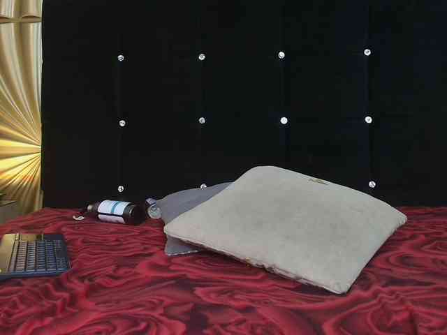 emmily-keller webcam