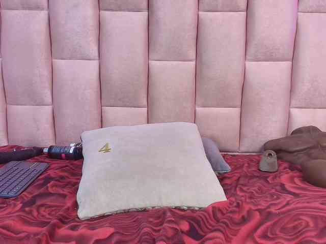 emmily-keller webcam