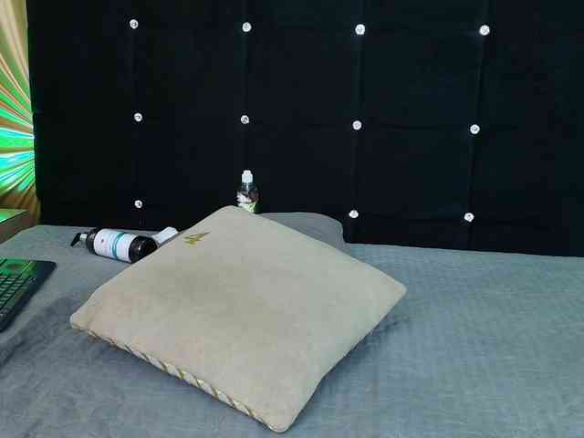 emmily-keller webcam