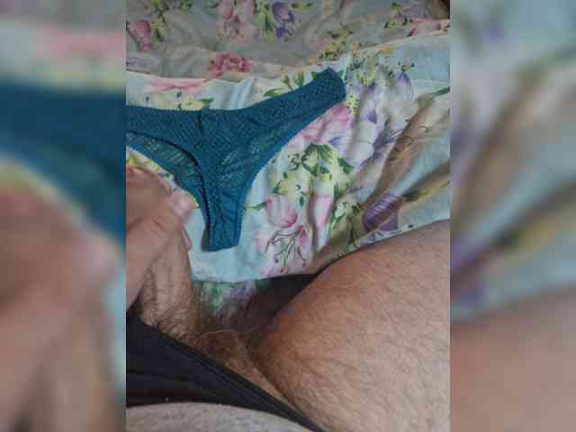 badmouse198 Live Webcam on BongaCams