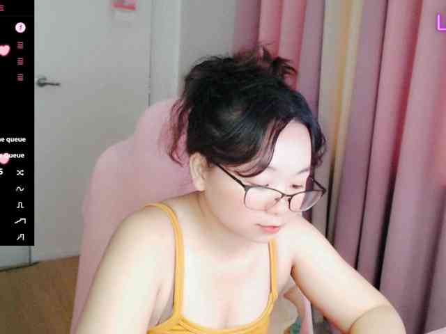 MCutie webcam