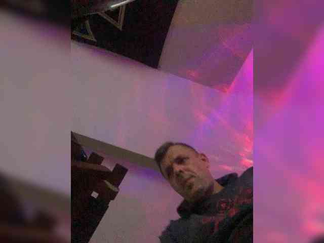 beny84hot Sex Cam Show