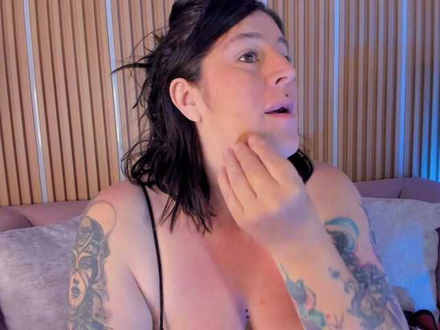 katrinadirtyx live cam on BongaCams