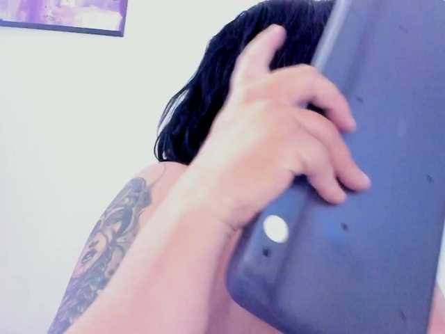 katrinadirtyx live cam on BongaCams