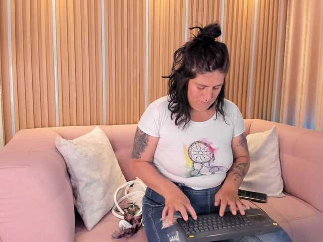 katrinadirtyx live cam on BongaCams