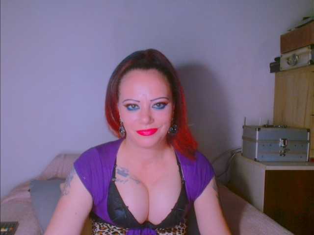 alicesensuel live cam on BongaCams