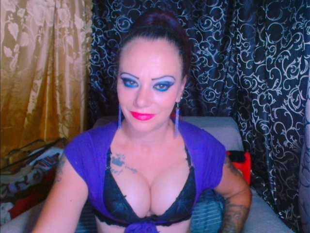 alicesensuel live cam on BongaCams