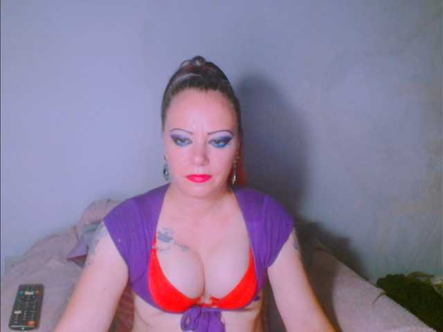 alicesensuel live cam on BongaCams