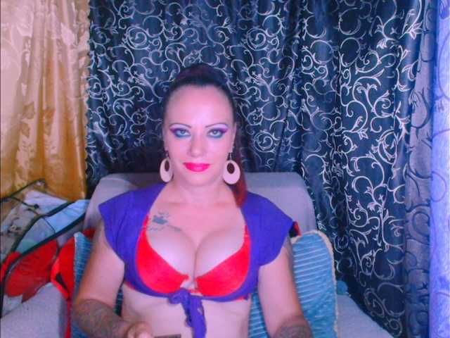 alicesensuel live cam on BongaCams