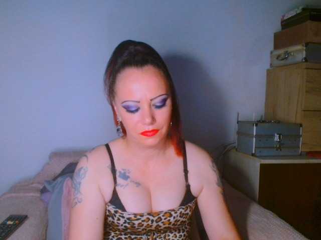 alicesensuel live cam on BongaCams