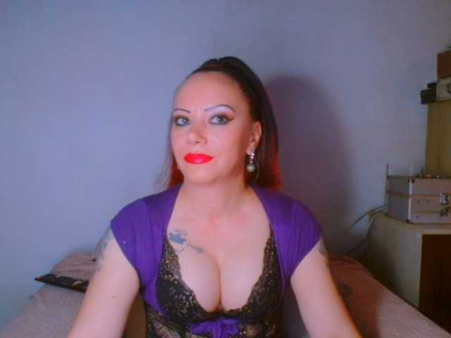 alicesensuel live cam on BongaCams