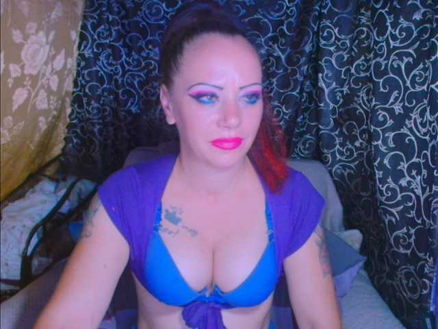 alicesensuel live webcam show
