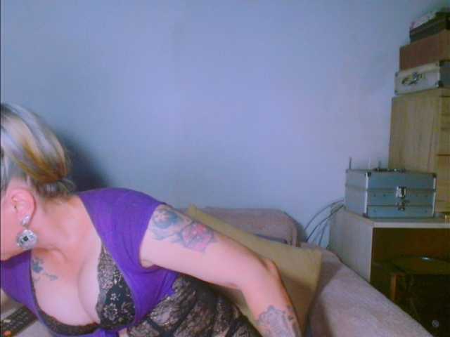 alicesensuel live cam on BongaCams