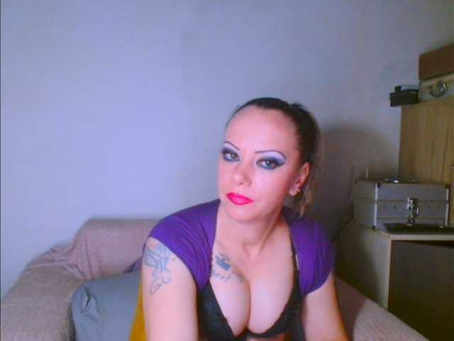alicesensuel's BongaCams show and profile