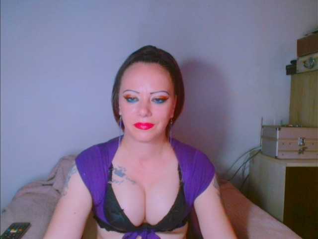 alicesensuel live cam on BongaCams