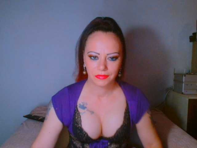 alicesensuel live cam on BongaCams