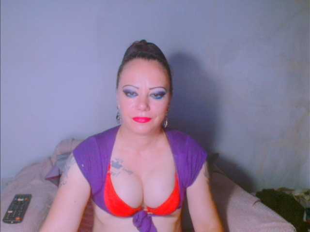 alicesensuel live cam on BongaCams