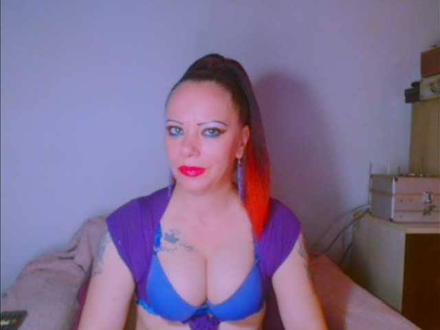alicesensuel live cam on BongaCams