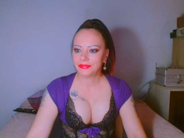 alicesensuel live cam on BongaCams