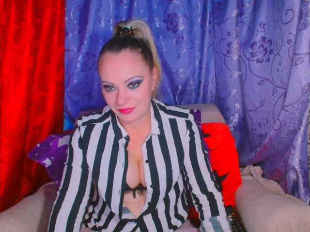 alicesensuel live cam on BongaCams