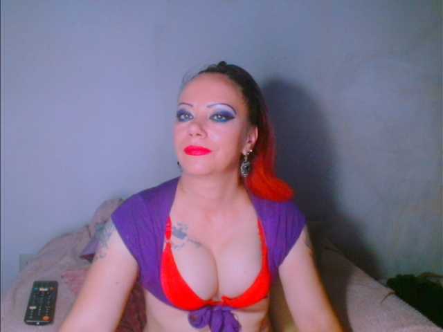 alicesensuel live cam on BongaCams