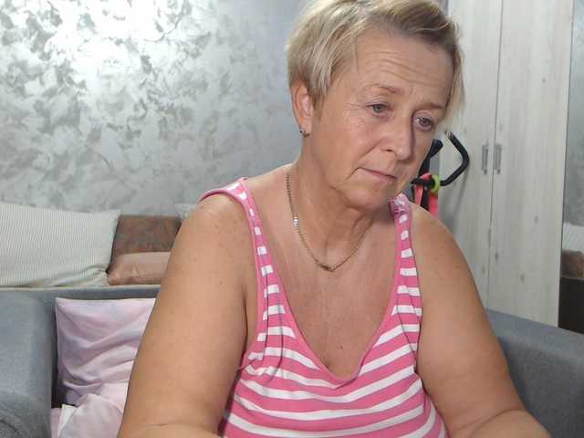 LovePinkLilli live cam preview