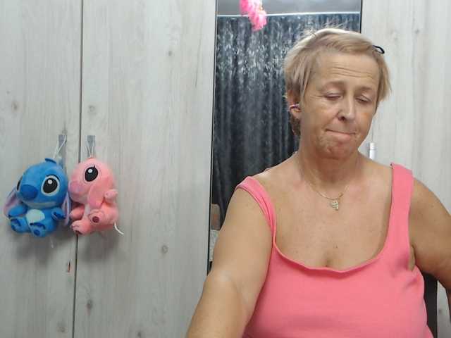 LovePinkLilli live cam on BongaCams