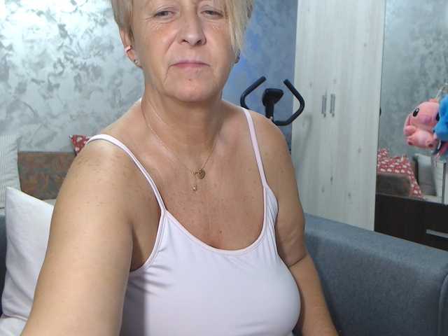 LovePinkLilli live webcam show