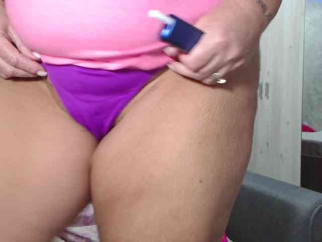 LovePinkLilli webcam