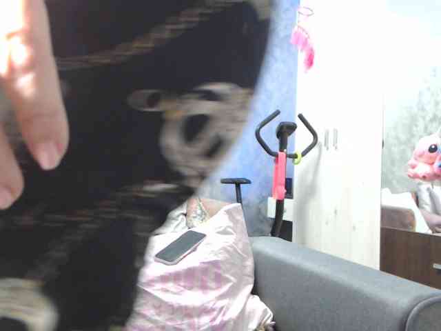 LovePinkLilli webcam
