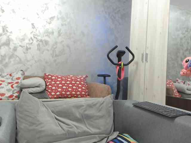 LovePinkLilli webcam