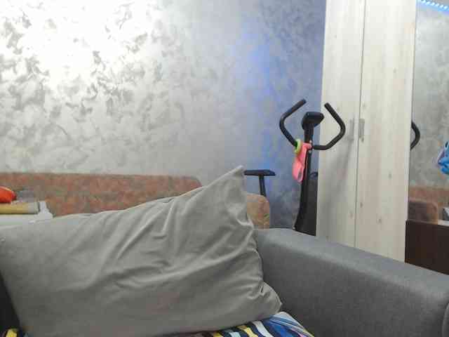 LovePinkLilli webcam