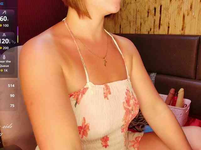 Meghan-M webcam