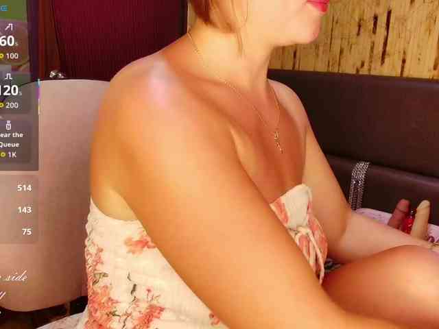 Meghan-M webcam