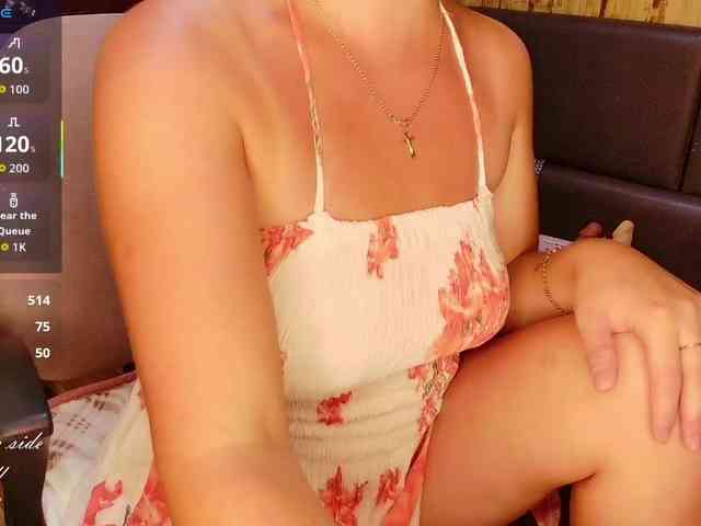 Meghan-M webcam