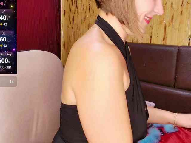 Meghan-M webcam