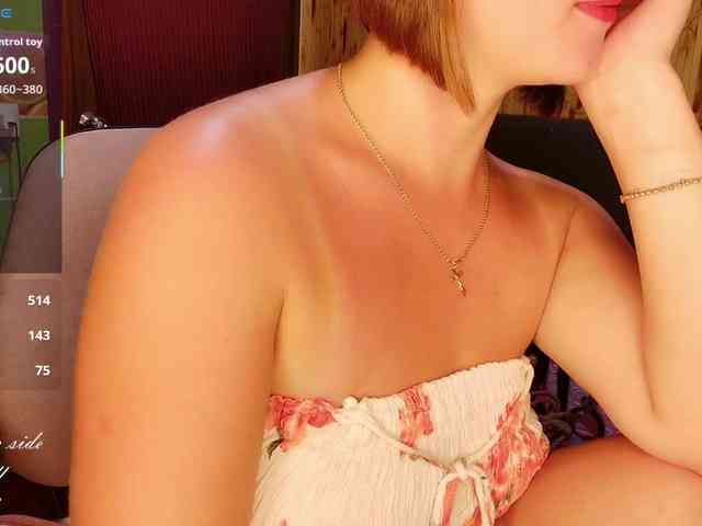 Meghan-M webcam